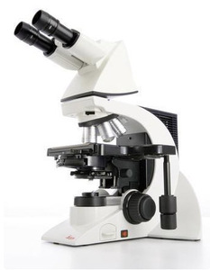 ��������� Leica DM2000